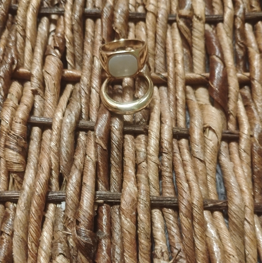 Pretty Double Gold Tone Ring Set